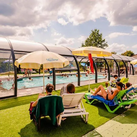 Camping Mobil-home 35m² Avec Terrasse Pour 6 Personnes - Api-1-52-561 *