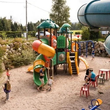 Camping Mobil-home 35m² Avec Terrasse Pour 6 Personnes - Api-1-52-561 *