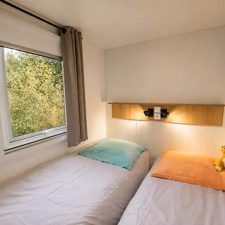 Kemping Mobil-home 35m² Avec Terrasse Pour 6 Personnes - Api-1-52-561 Granges-Aumontzey