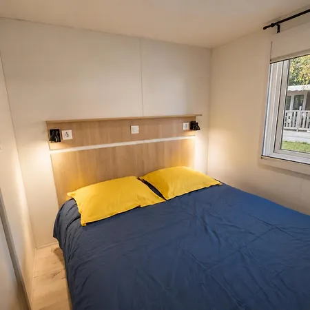 Mobil-home 35m² Avec Terrasse Pour 6 Personnes - Api-1-52-561