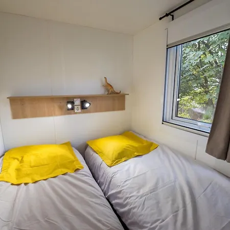 Mobil-home 35m² Avec Terrasse Pour 6 Personnes - Api-1-52-561 * Granges-Aumontzey