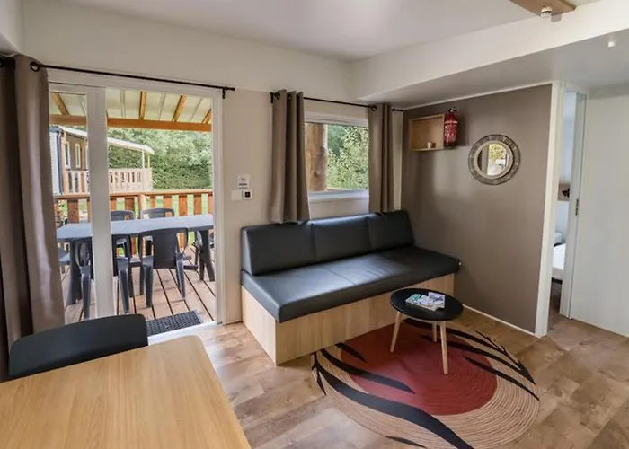 Kemp Mobil-home 35m² Avec Terrasse Pour 6 Personnes - Api-1-52-561